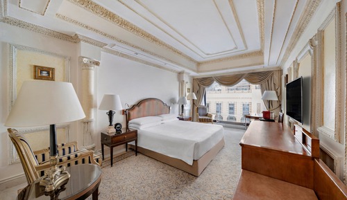 Habitación clásica, 1 cama de matrimonio grande, Acceso al salón del club, vistas a la ciudad