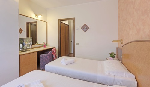 Habitación económica con 2 camas individuales, 2 camas individuales