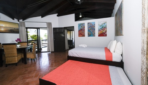 Villa, vistas a la piscina