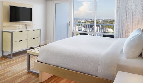 Estudio, 1 cama de matrimonio grande con sofá cama, balcón, vistas a la piscina
