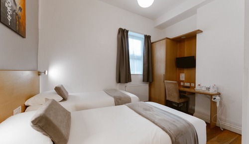 Habitación con 2 camas individuales