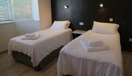 Habitación cuádruple estándar, baño privado (Double 2 and Single beds)
