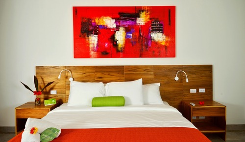 Beach Front Deluxe Room King Bed