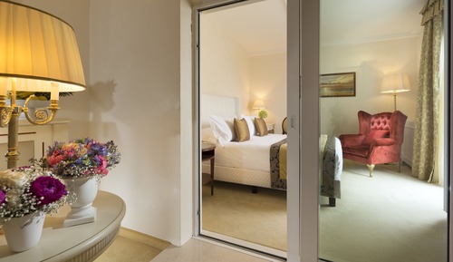 Suite, bañera de hidromasaje, mirando al mar (( PERIGNON) Spa included)