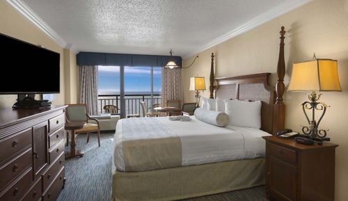 Tower Oceanfront Efficiency, 1 King Bed with Balcony 
