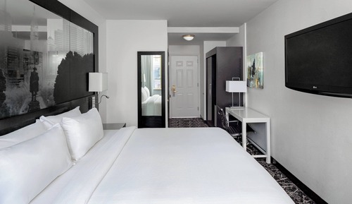 Habitación clásica, 1 cama de matrimonio, notificación por teléfono o timbre (Hearing Accessible)
