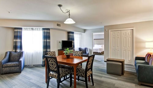 Suite, 2 habitaciones (1 Queen & 2 Double Beds with Sofabed)