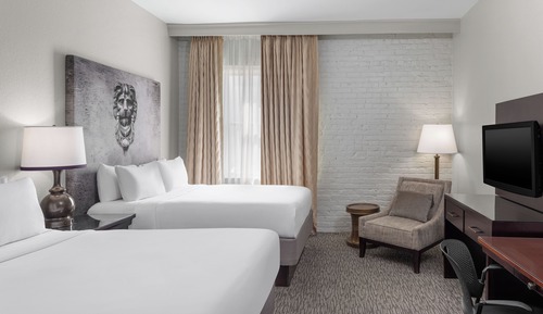 Habitación estándar, 2 camas de matrimonio, en una planta alta (Canal Street View, Alexa Tower)