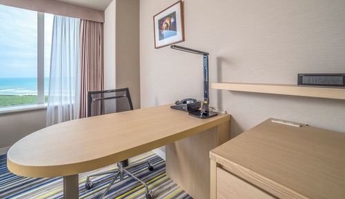 Habitación triple Deluxe, varias camas, no fumadores, vistas al mar