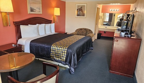 1 King Bed