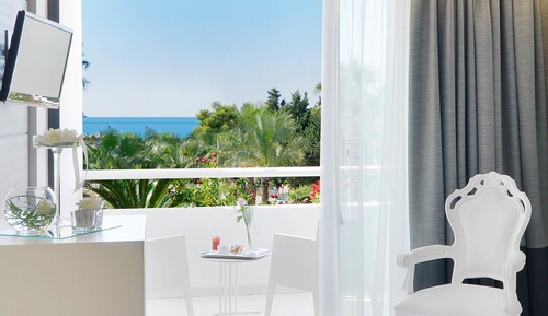 Habitación Deluxe con 1 cama doble o 2 individuales, terraza, vistas al mar