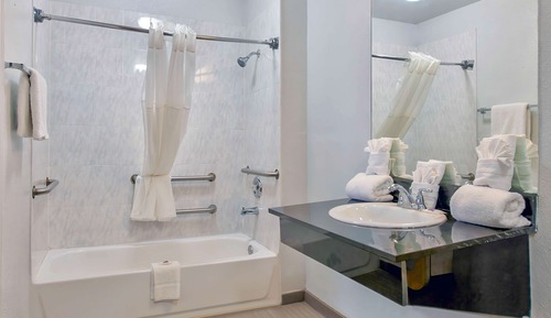 Suite Deluxe, 2 camas dobles, accesible para personas con discapacidad, no fumadores