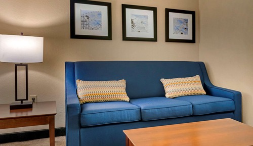Suite, no fumadores (2 Queen, Accesible + 2 person sofabed)