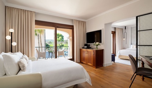 Suite familiar, 1 cama de matrimonio grande con sofá cama, no fumadores, en esquina