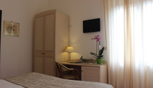 Habitación clásica con 1 cama doble o 2 individuales