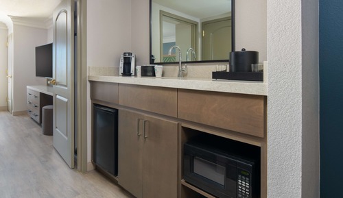 Suite, 2 camas de matrimonio, accesible para personas con discapacidad (2 Room Suite, Hearing)