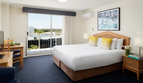 Estudio económico, 1 cama de matrimonio, vistas a la ciudad