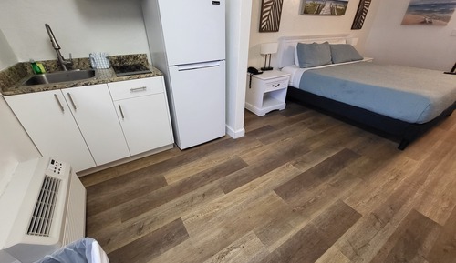 Habitación estándar, 1 cama de matrimonio grande, cocina básica, frente al mar