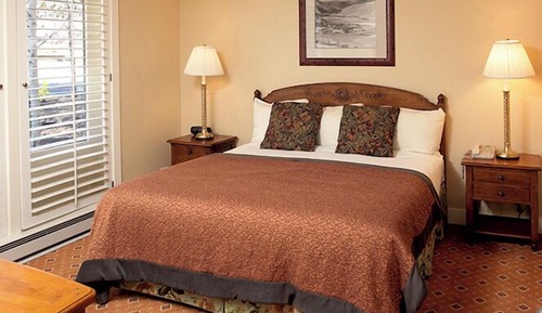Lodge Apartment Suite with One King Bed