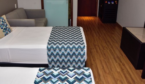 Habitación superior con 2 camas individuales, accesible para personas con discapacidad