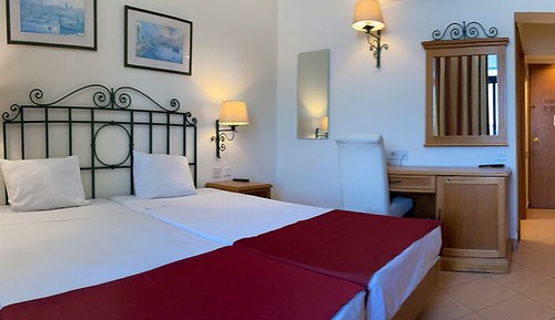Habitación con 2 camas individuales, vistas al mar