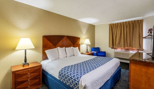 Habitación estándar, 1 cama de matrimonio grande con sofá cama, no fumadores