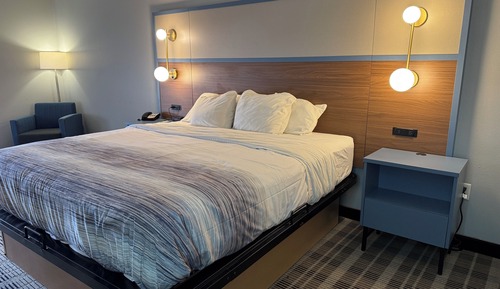 Suite estudio, 1 cama de matrimonio grande, accesible en silla de ruedas (Roll-In Shower)