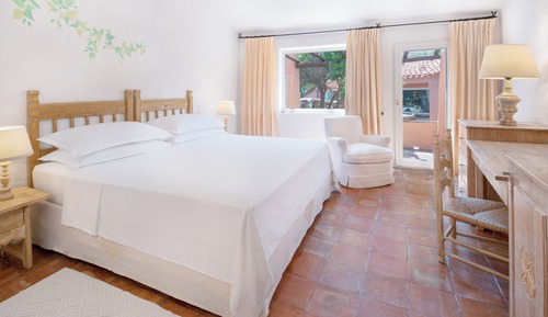 Classic Room, 1 King Bed, Non Smoking, Inner View