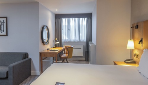 Suite estudio junior, 1 cama de matrimonio grande con sofá cama