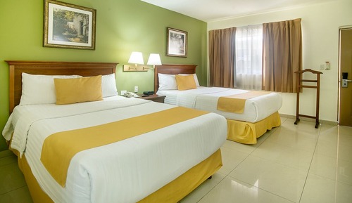 Habitación estándar doble, 2 camas dobles, no fumadores