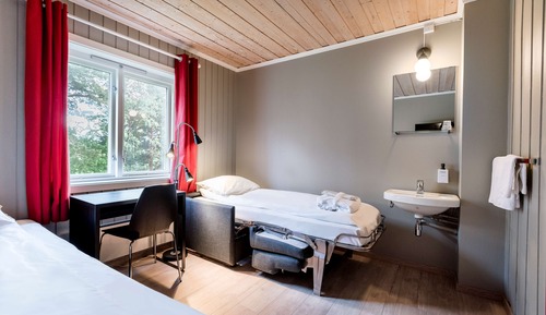 Habitación económica con 2 camas individuales, baño compartido