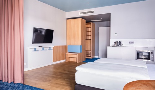 XL Studio, Kitchenette, Balcony