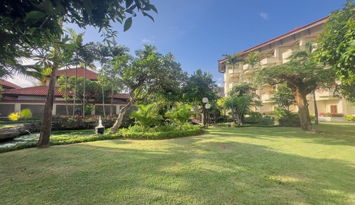 Connecting Premiere Garden