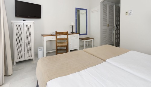 Habitación estándar con 1 cama doble o 2 individuales