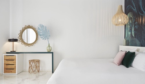 Deluxe Sea View Suite