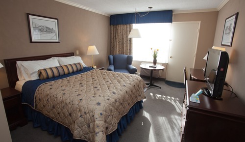 Queen Room with Drive Up Access