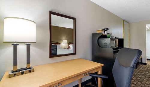 Standard Room, 2 Queen Beds, Non Smoking