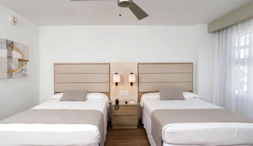 Habitación Deluxe, vistas a la ciudad (Double Beds)