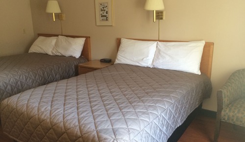 Habitación básica doble, 2 camas dobles, no fumadores