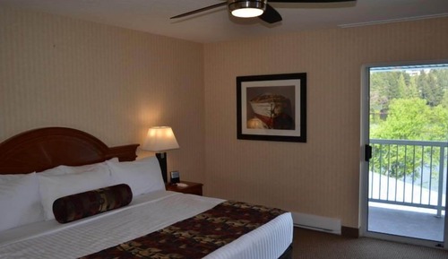 Suite clásica, 1 cama de matrimonio grande con sofá cama, No se admiten mascotas, vistas al lago