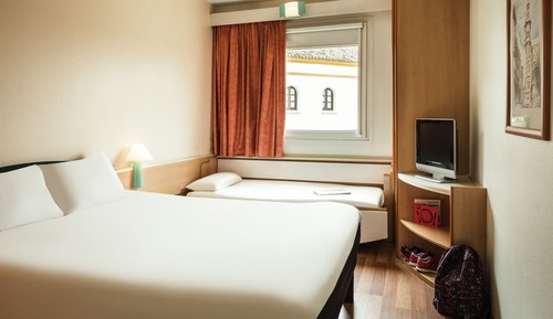 Habitación familiar, varias camas (with 1 Double Bed and Extra Bed)
