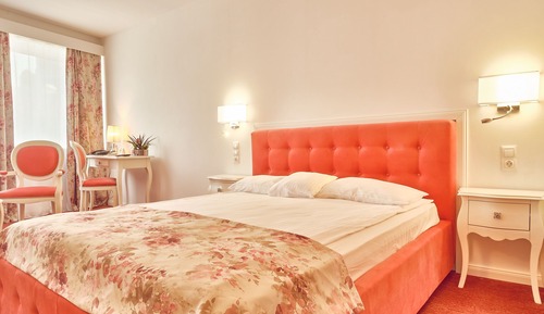 Deluxe Double Room, Palace of Parliament view