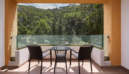 Habitación clásica, 2 camas individuales, balcón, vistas a la montaña