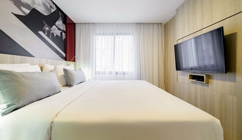 Apartamento familiar, 2 habitaciones, cocina, en una planta alta