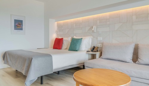 Habitación con 1 cama doble o 2 individuales, vistas al mar