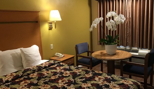 Habitación estándar, 1 cama de matrimonio, no fumadores (Includes one free parking)