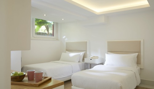 Two Bedroom Beachfront Royal Villa with Private Pool and Hot Tub