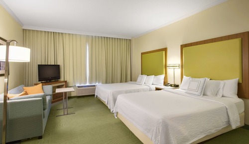 Suite, 2 camas de matrimonio, no fumadores (Mobility/Hearing Access, Roll-in Shwr)