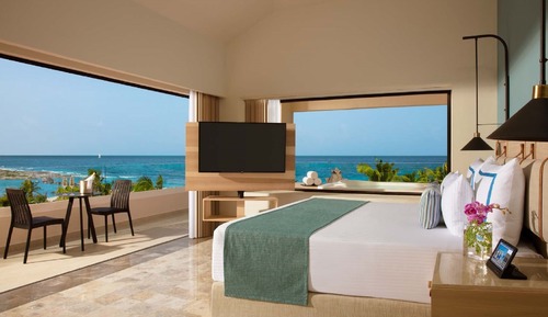 Preferred Club Honeymoon Suite Hot Tub Ocean View