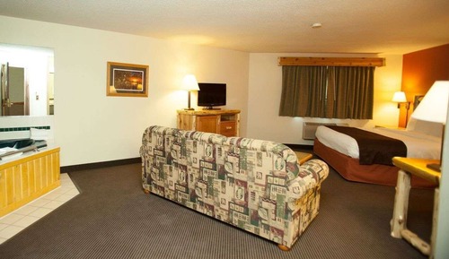 Deluxe Studio Suite, 1 King Bed, Queen Sofa Bed, Jacuzzi, Non Smoking